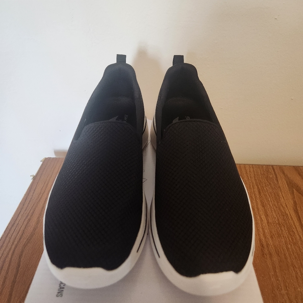 Skechers Go Walk Arch Fit sz 8w